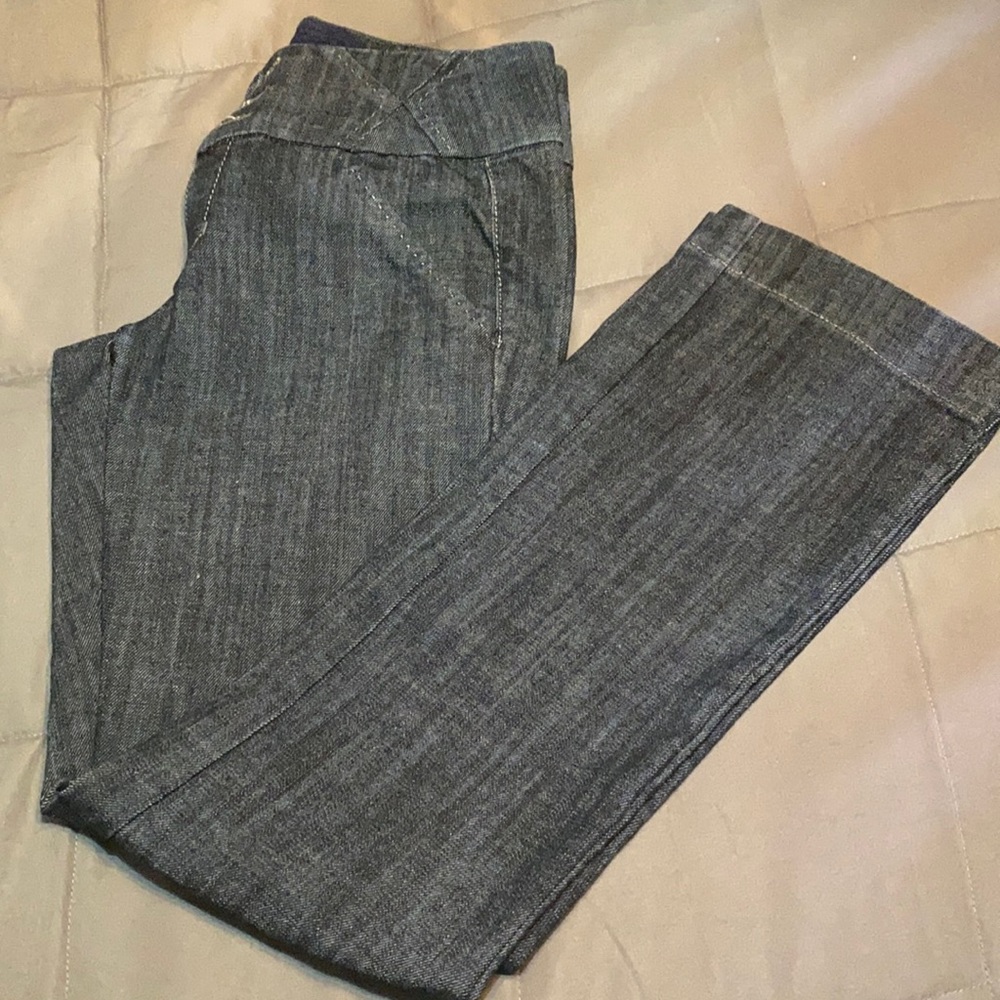 Maurices Dress Blue Jeans. Size 3/4. They are very dark blue.